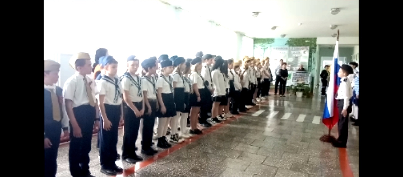 Школьный конкурс - смотр строя и песни «Будем в армии служить».
